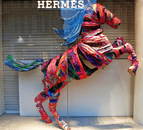 Hermès Và Nghệ Thuật 'Triển Lãm' Bên Những Ô Cửa Sổ 1