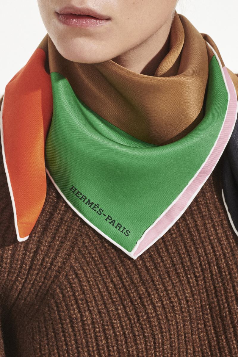 Carré Hermès: Tuyệt tác khăn lụa 7 Carré Hermès: Tuyệt tác khăn lụa 6