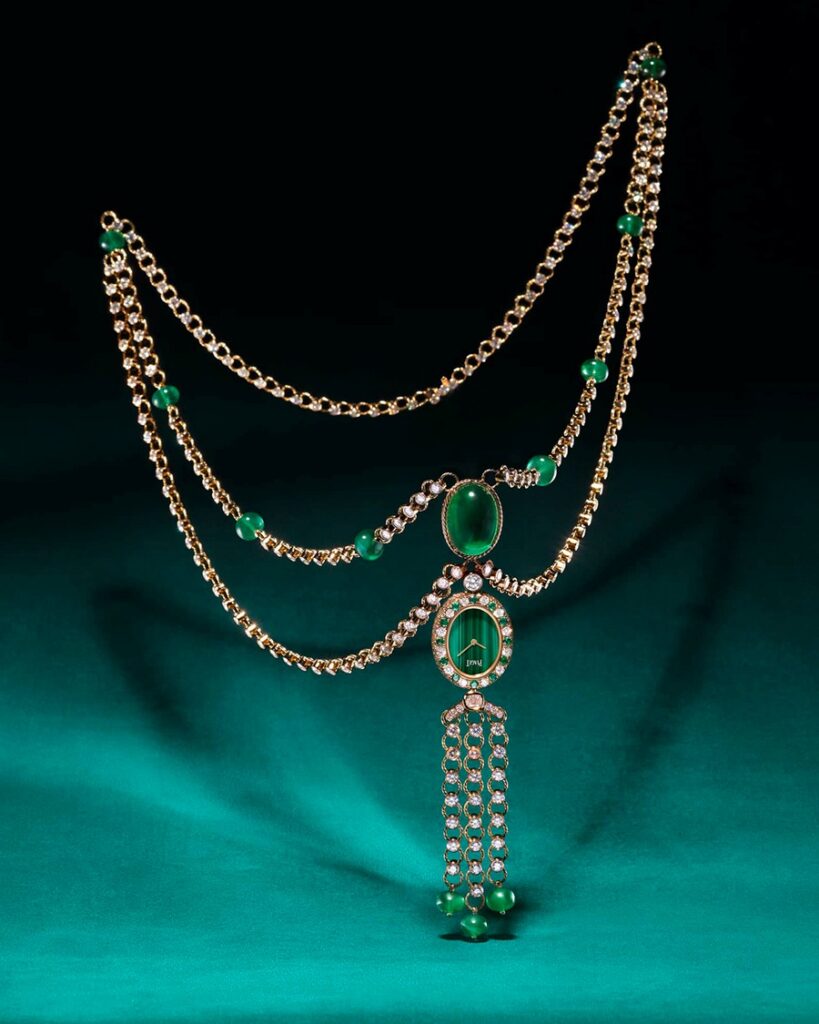 PIAGET & NGHỆ THUẬT KIM HOÀN: VÀNG KHÔNG SỢ LỬA 4 PIAGET & NGHỆ THUẬT KIM HOÀN: VÀNG KHÔNG SỢ LỬA 3