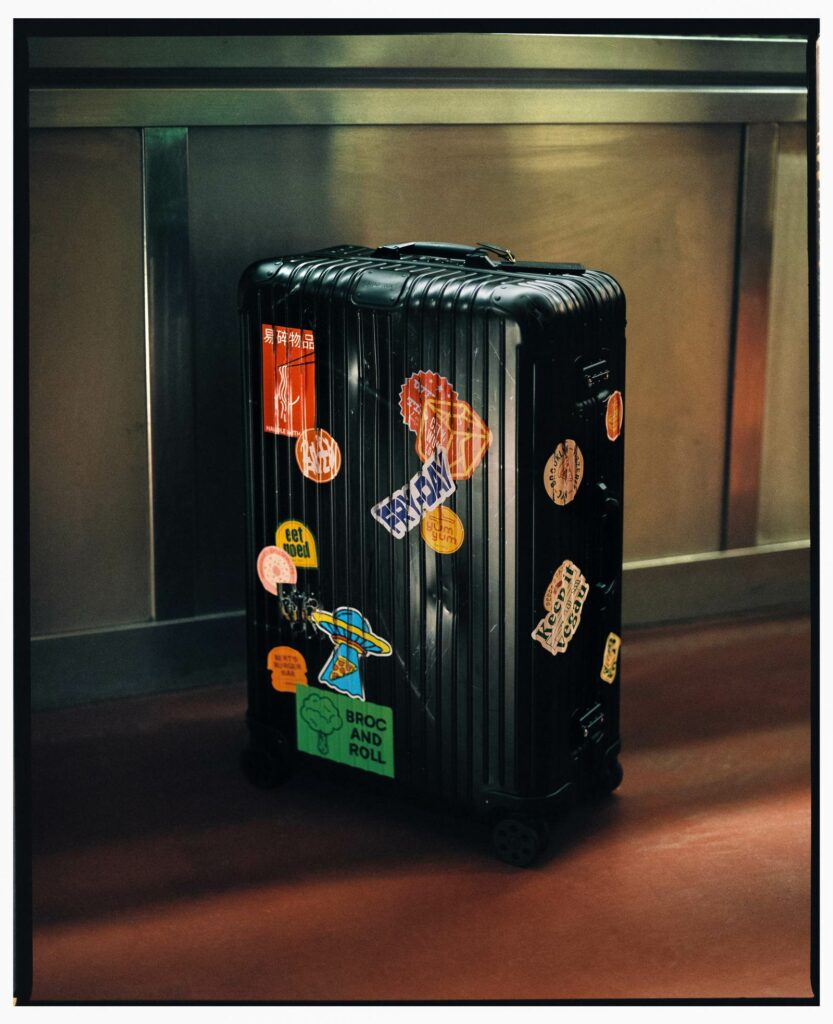 RIMOWA: KÝ ỨC PHIÊU LƯU TRÊN TỪNG VẾT XƯỚC 6 RIMOWA: KÝ ỨC PHIÊU LƯU TRÊN TỪNG VẾT XƯỚC 5