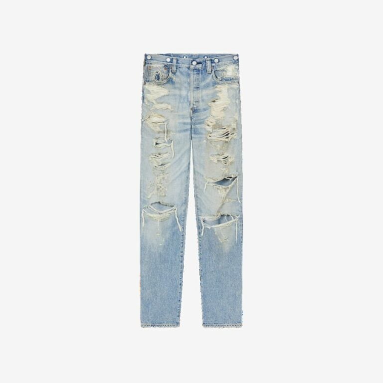 Quần jeans dáng ôm đường phố