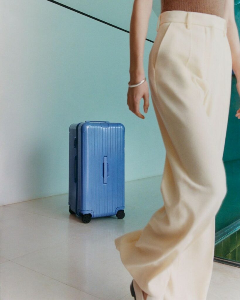 RIMOWA “SEA BLUE”: SỨC MẠNH CHỮA LÀNH CỦA ĐẠI DƯƠNG 13