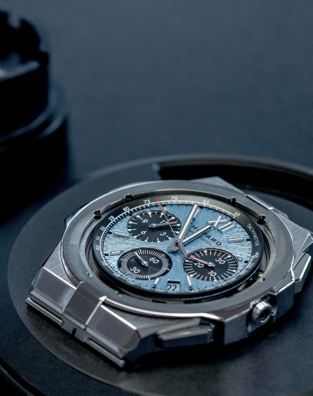 Chopard Alpine Eagle XL Chrono: Vút bay vào tương lai 19