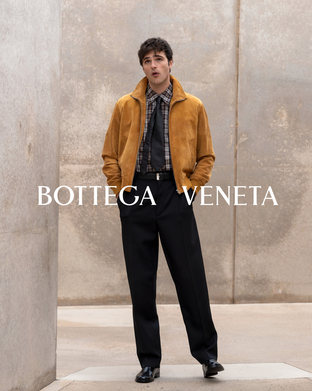 BOTTEGA VENETA RA MẮT CHIẾN DỊCH MỚI VỚI SỰ THAM GIA CỦA JACOB ELORDI 5