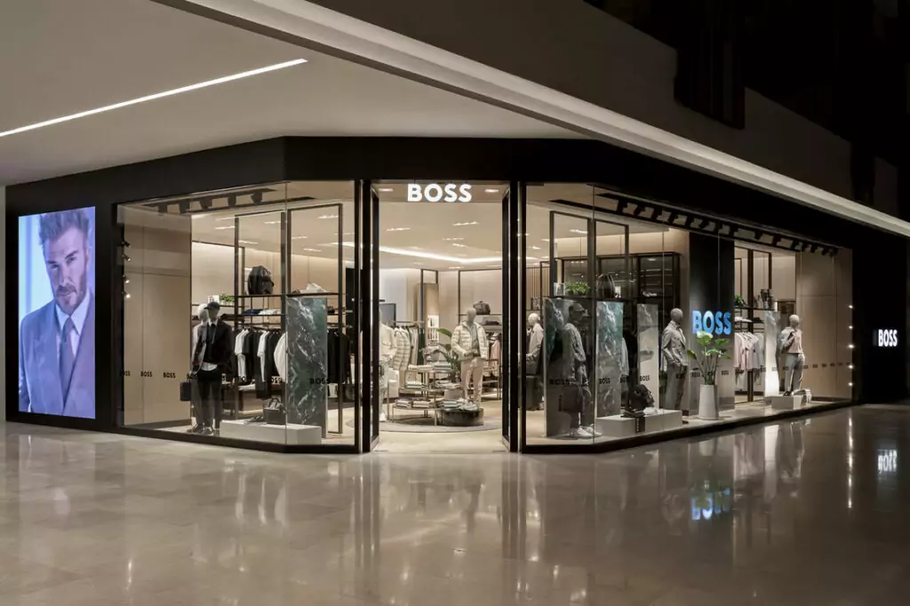 BOSS KHAI TRƯƠNG CỬA HÀNG MỚI TẠI TTTM SAIGON CENTRE, GIỚI THIỆU BST HỢP TÁC CÙNG BECKHAM 17