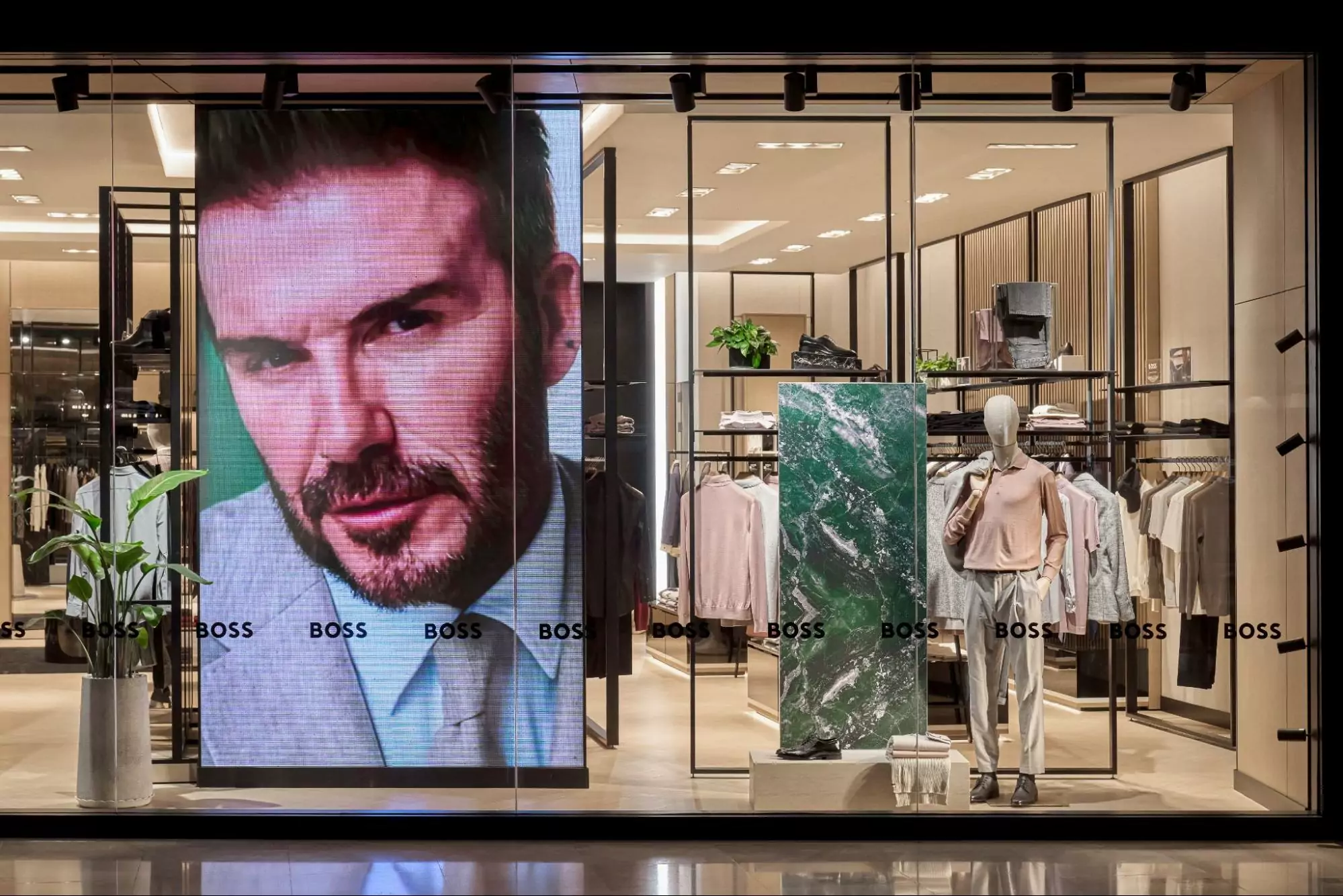 BOSS KHAI TRƯƠNG CỬA HÀNG MỚI TẠI TTTM SAIGON CENTRE, GIỚI THIỆU BST HỢP TÁC CÙNG BECKHAM 11