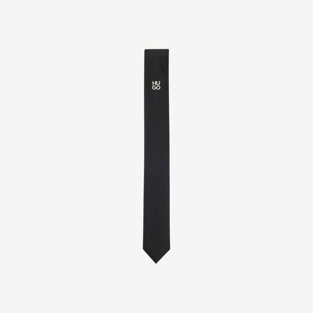 HUGO Modern Tailoring: Âu phục hiện đại, diện đâu cũng "vibe" 12 Cà Vạt Dệt Jacquard Có Viền Logo Xếp Chồng Bằng Kim Loại