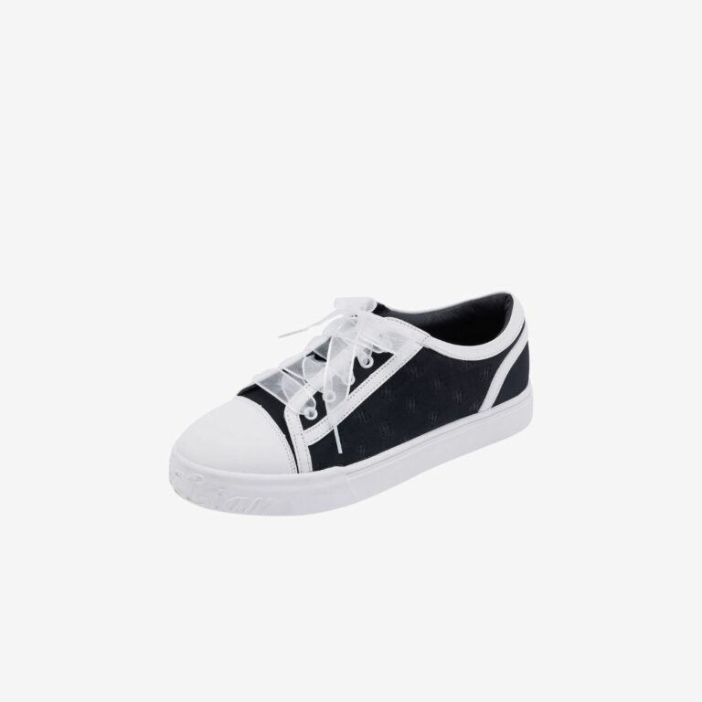 Giày sneaker mũi tròn