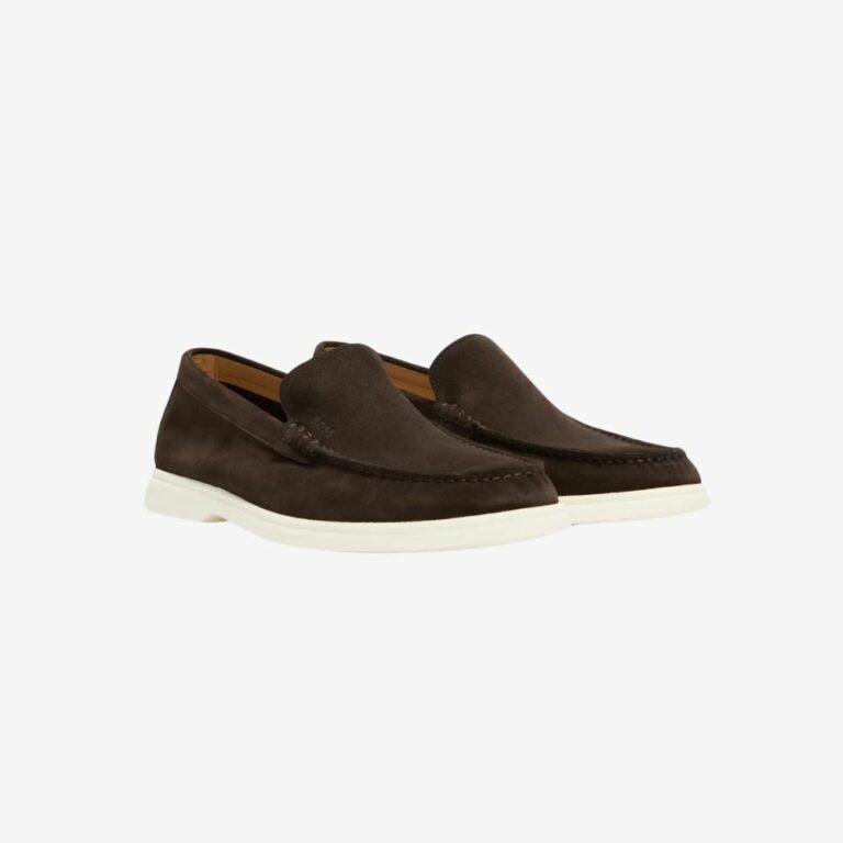Giày loafer da lộn với đế tương phản