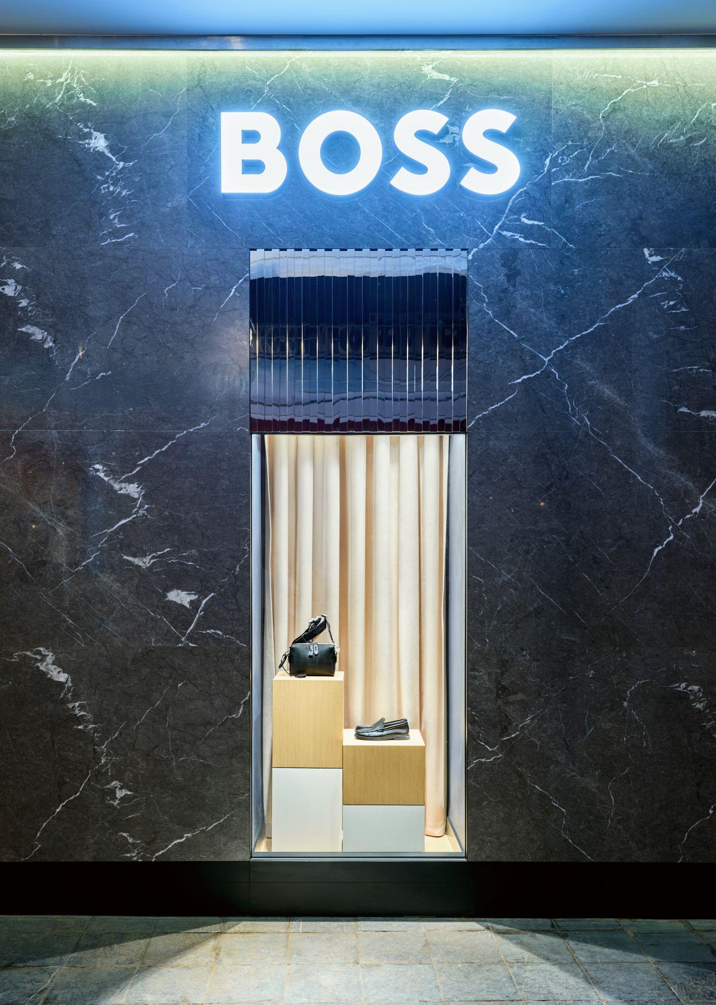 BOSS KHAI TRƯƠNG CỬA HÀNG TRÊN PHỐ TRÀNG TIỀN, HÉ LỘ KHÔNG GIAN MANG TỚI TRẢI NGHIỆM MUA SẮM MỚI 4 BOSS KHAI TRƯƠNG CỬA HÀNG TRÊN PHỐ TRÀNG TIỀN, HÉ LỘ KHÔNG GIAN MANG TỚI TRẢI NGHIỆM MUA SẮM MỚI 3