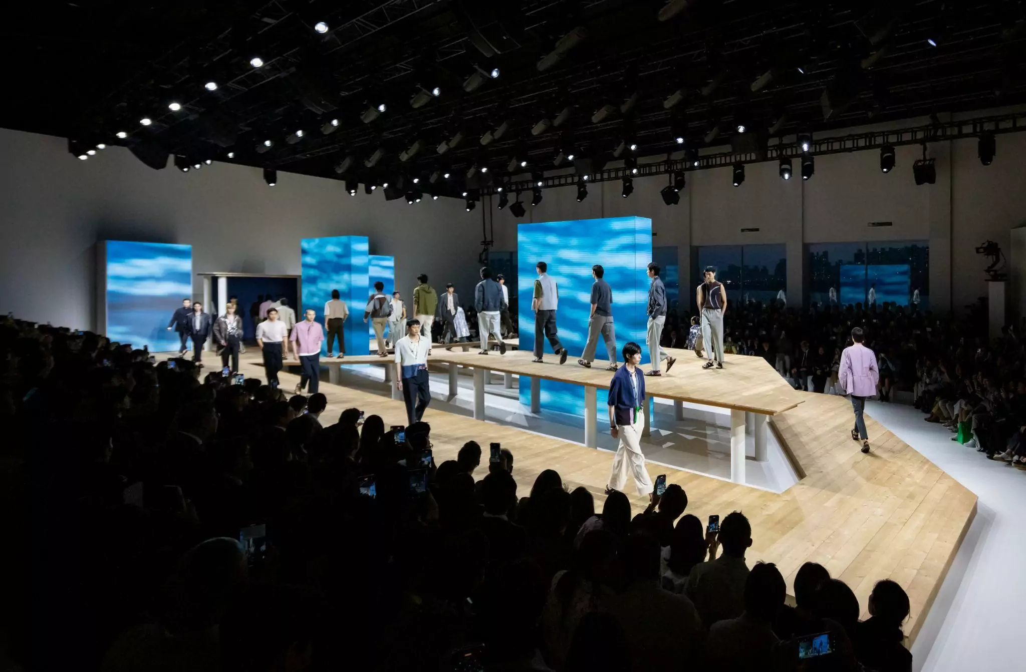 DOANH THU ĐẠT 4,1 TỶ EURO, HERMÈS TĂNG TRƯỞNG ẤN TƯỢNG TRONG QUÝ ĐẦU 2025 4 DOANH THU ĐẠT 4,1 TỶ EURO, HERMÈS TĂNG TRƯỞNG ẤN TƯỢNG TRONG QUÝ ĐẦU 2025 3