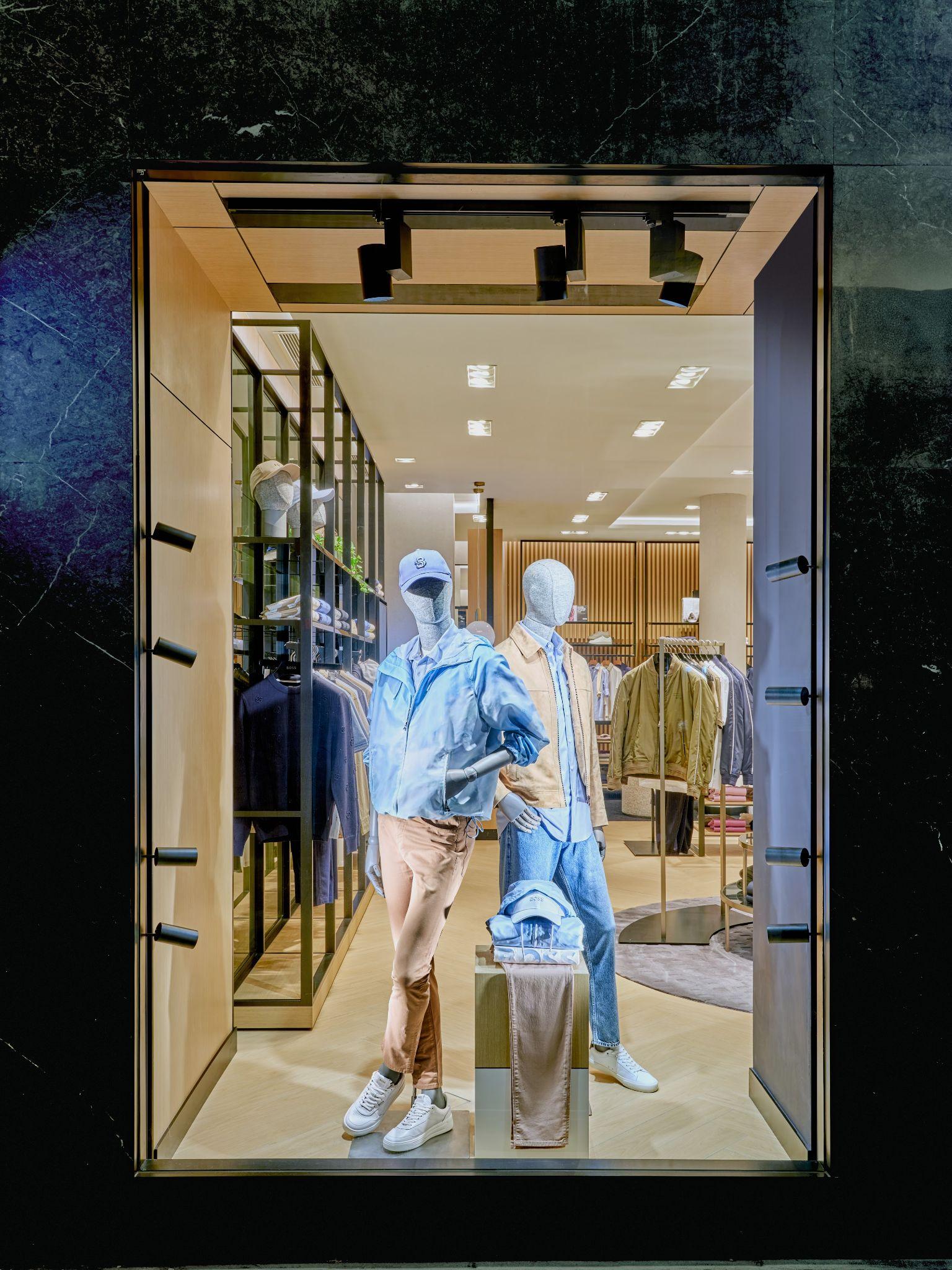 BOSS KHAI TRƯƠNG CỬA HÀNG TRÊN PHỐ TRÀNG TIỀN, HÉ LỘ KHÔNG GIAN MANG TỚI TRẢI NGHIỆM MUA SẮM MỚI 6 BOSS KHAI TRƯƠNG CỬA HÀNG TRÊN PHỐ TRÀNG TIỀN, HÉ LỘ KHÔNG GIAN MANG TỚI TRẢI NGHIỆM MUA SẮM MỚI 5