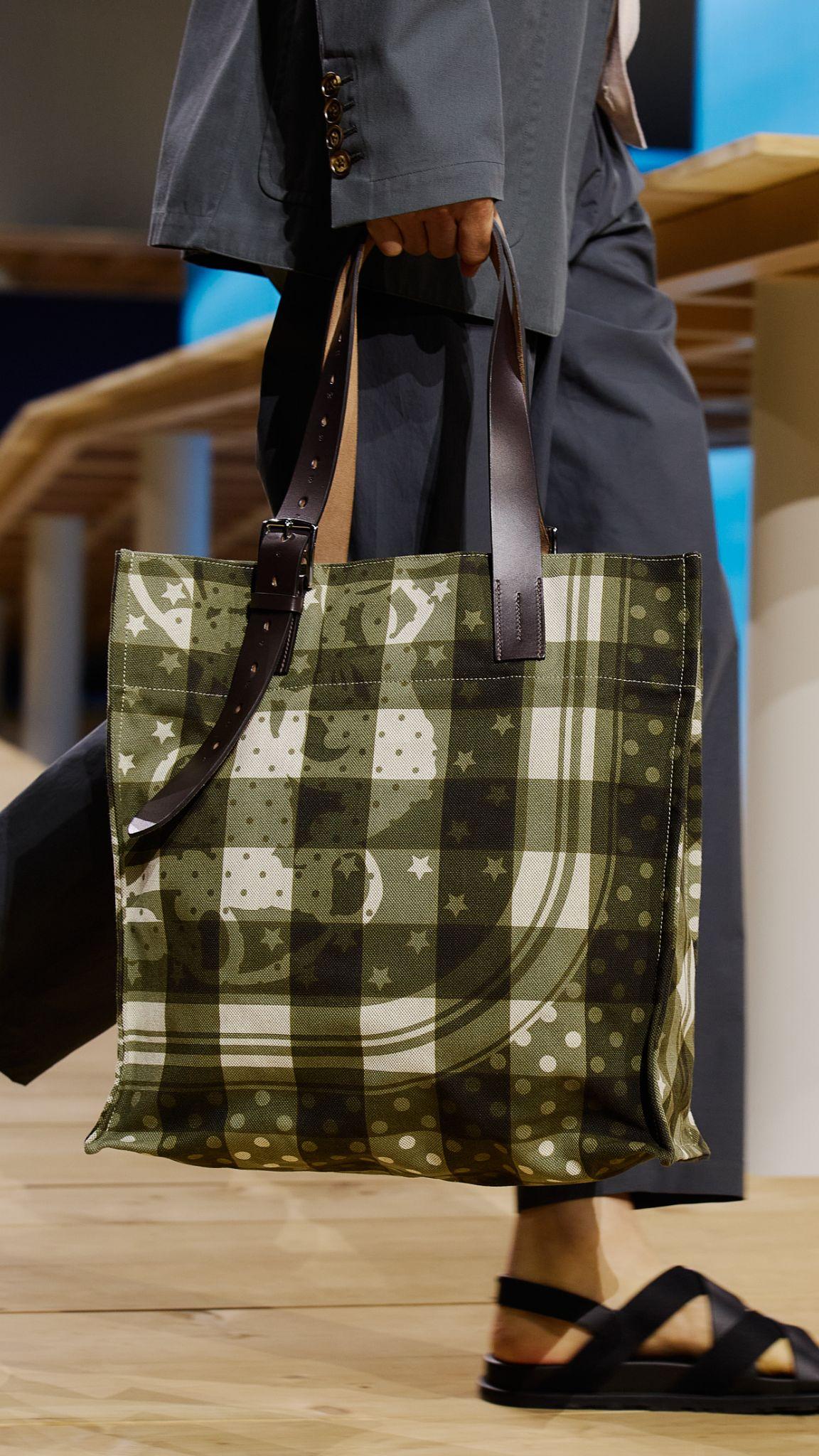 HERMÈS XUÂN - HÈ 2025: DẠO BƯỚC BÊN BỜ HANGANG 18 HERMÈS XUÂN - HÈ 2025: DẠO BƯỚC BÊN BỜ HANGANG 17