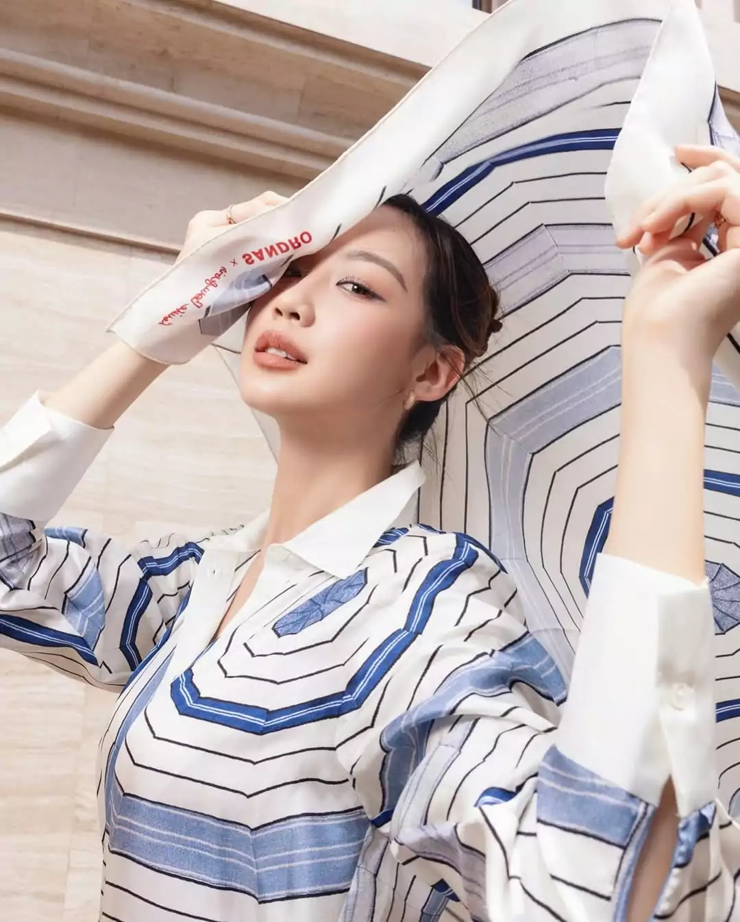 BẢO NGỌC, HELLY TỐNG DIỆN ĐẦM “XOẮN ỐC” SANDRO X LOUISE BOURGEOIS 10 BẢO NGỌC, HELLY TỐNG DIỆN ĐẦM “XOẮN ỐC” SANDRO X LOUISE BOURGEOIS 9