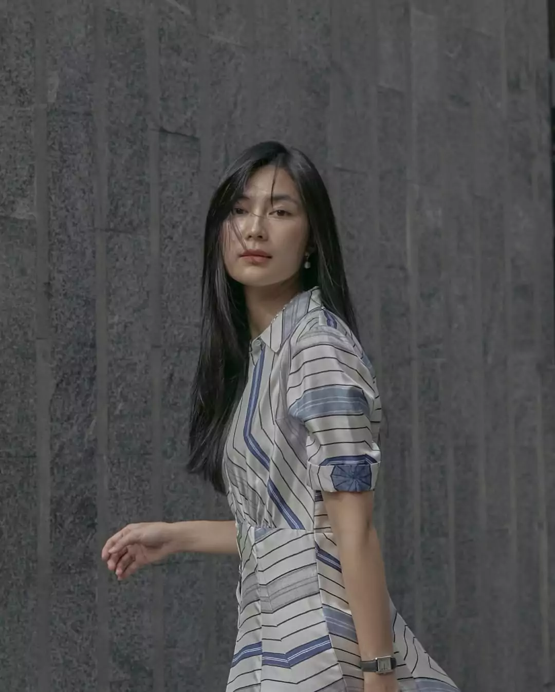 BẢO NGỌC, HELLY TỐNG DIỆN ĐẦM “XOẮN ỐC” SANDRO X LOUISE BOURGEOIS 4 BẢO NGỌC, HELLY TỐNG DIỆN ĐẦM “XOẮN ỐC” SANDRO X LOUISE BOURGEOIS 3