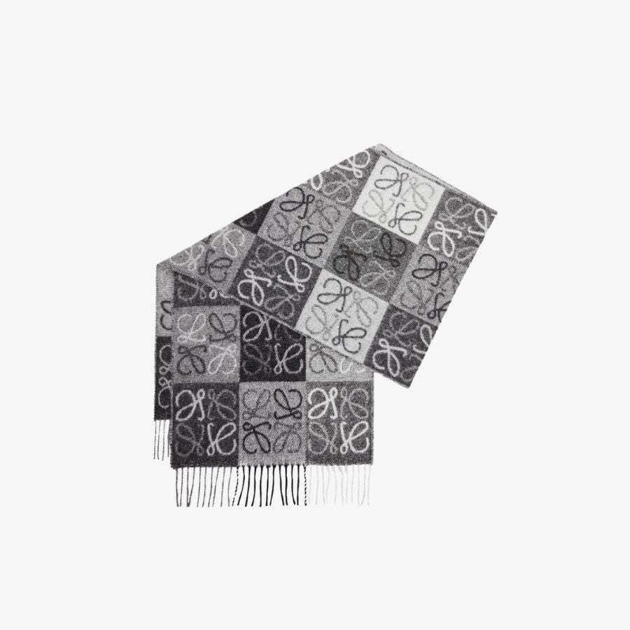 Bộ sưu tập Chớm Thu Đông 2025 | LOEWE 24 Khăn Cashmere 38X180 Anagram