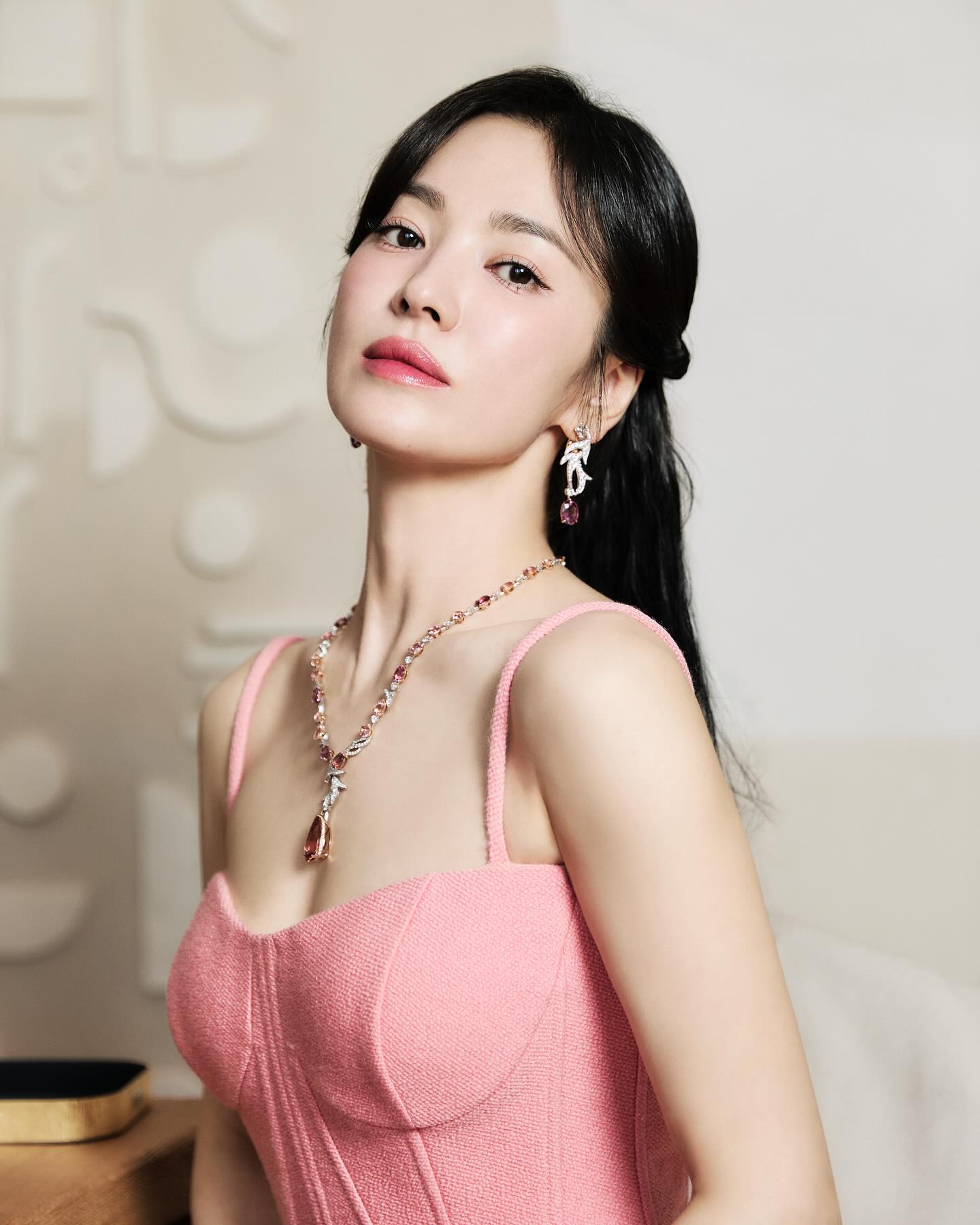 Song Hye Kyo và Chaumet Jewels by Nature: Khi “cành vàng lá ngọc” gặp gỡ cành vàng, lá ngọc 2 Song Hye Kyo và Chaumet Jewels by Nature: Khi “cành vàng lá ngọc” gặp gỡ cành vàng, lá ngọc 1