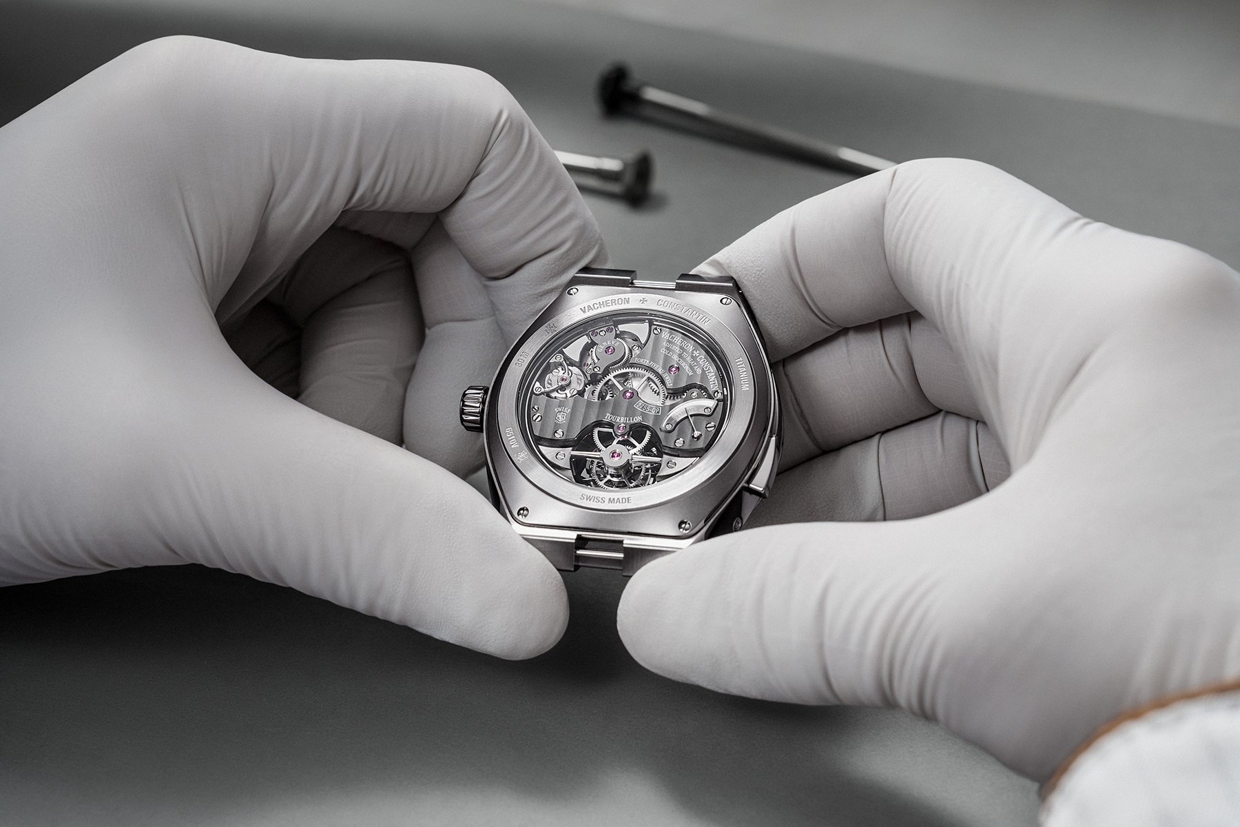 “Soái hạm Overseas”: Vacheron Constantin ra mắt đồng hồ thể thao điểm chuông 12 “Soái hạm Overseas”: Vacheron Constantin ra mắt đồng hồ thể thao điểm chuông 11