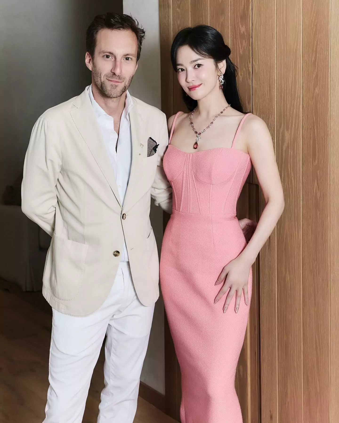 Song Hye Kyo và Chaumet Jewels by Nature: Khi “cành vàng lá ngọc” gặp gỡ cành vàng, lá ngọc 6 Song Hye Kyo và Chaumet Jewels by Nature: Khi “cành vàng lá ngọc” gặp gỡ cành vàng, lá ngọc 5