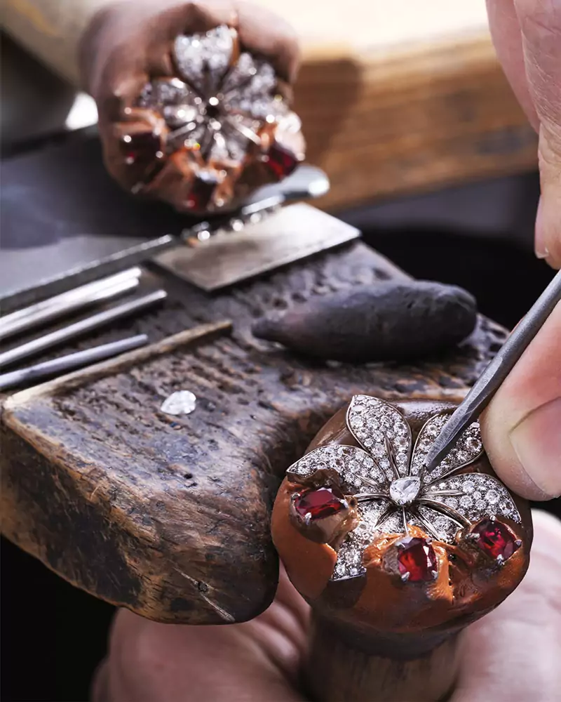 Jewels by Nature: “Cành vàng, lá ngọc” của Chaumet  17