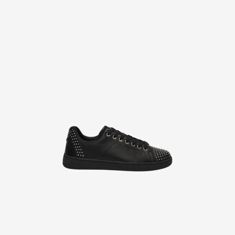 Giày sneakers đính đá