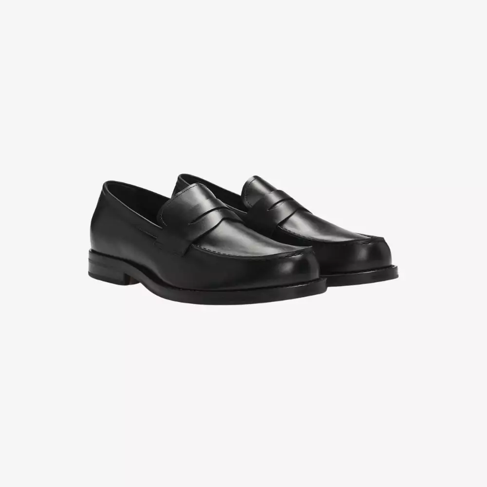 Bộ sưu tập BOSS Thu Đông 2025: Tiến trên đường đời 15 Giày loafers da dáng slip-on Dressletic