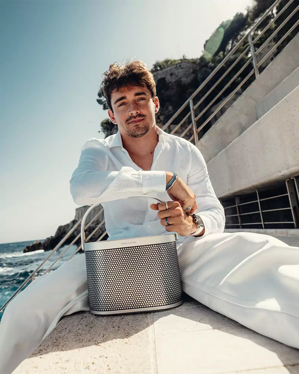 Loa và tai nghe Bang & Olufsen: Khúc du ca cho những chuyến đi 10 Loa và tai nghe Bang & Olufsen: Khúc du ca cho những chuyến đi 9