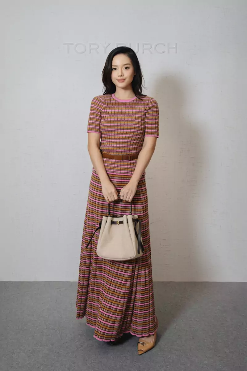 THẢO NHI LÊ, MINH HẰNG, TƯỜNG SAN VÀ DÀN KOLs CÙNG TORY BURCH RA MẮT BST CHỚM THU 2025 14 THẢO NHI LÊ, MINH HẰNG, TƯỜNG SAN VÀ DÀN KOLs CÙNG TORY BURCH RA MẮT BST CHỚM THU 2025 13