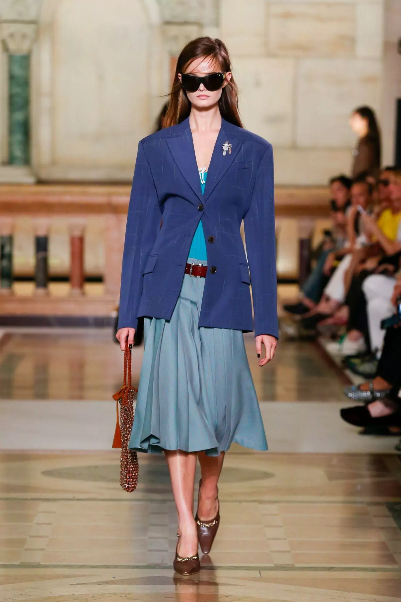 TORY BURCH XUÂN HÈ 2026: THỂ THAO HOÀI CỔ GIAO THOA CÙNG TÍNH NỮ HIỆN ĐẠI 3