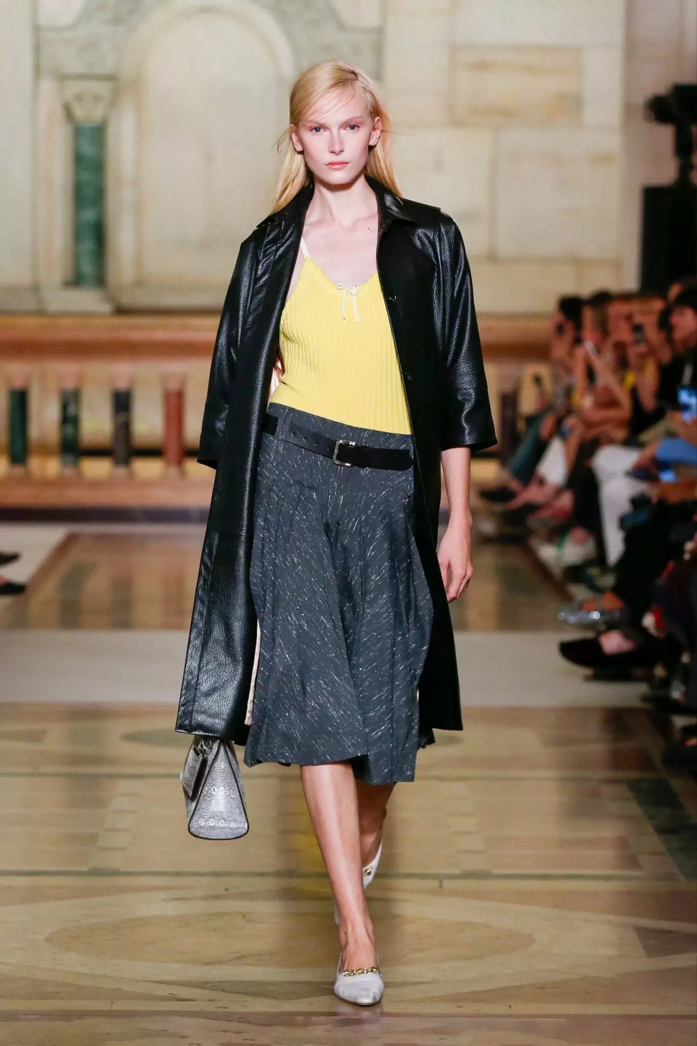 TORY BURCH XUÂN HÈ 2026: THỂ THAO HOÀI CỔ GIAO THOA CÙNG TÍNH NỮ HIỆN ĐẠI 5