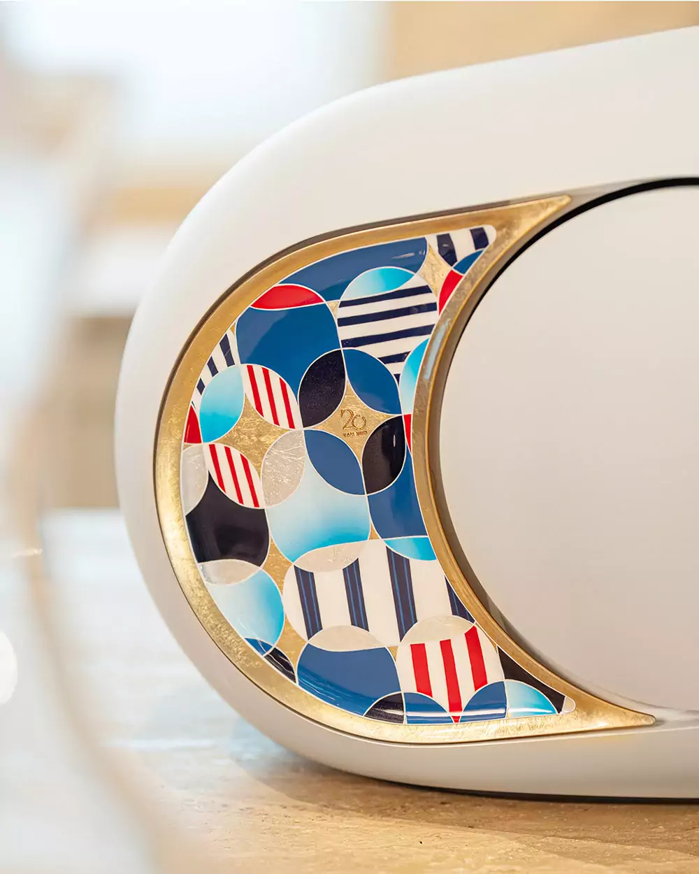 Devialet giới thiệu hợp tác nghệ thuật đầu tiên với nhà chế tác sơn mài Việt Hanoia: Devialet Phantom Ultimate 108 dB x Hanoia 5