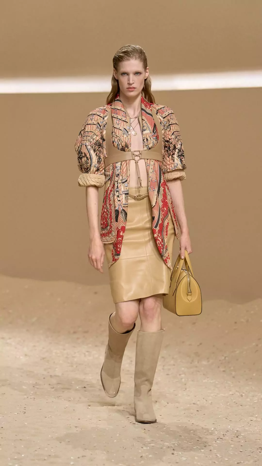 HERMÈS XUÂN/HÈ 2026: "DÂY CƯƠNG BUÔNG LƠI” LẠT MỀM BUỘC CHẶT 15