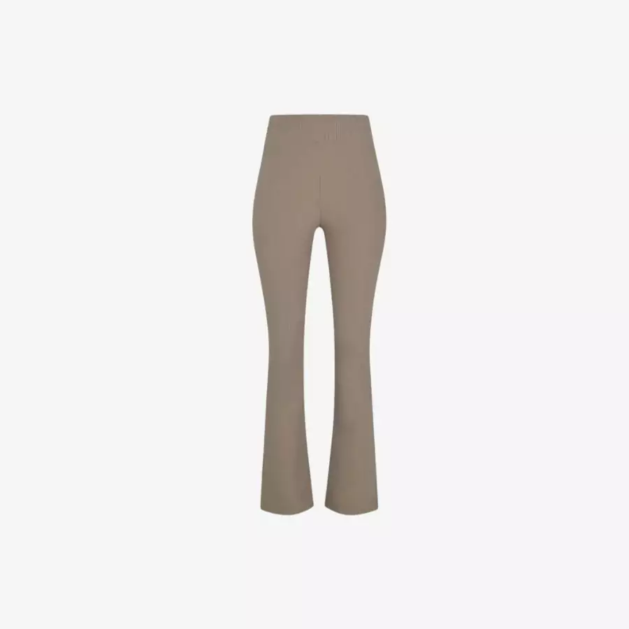 Quần legging xẻ bên