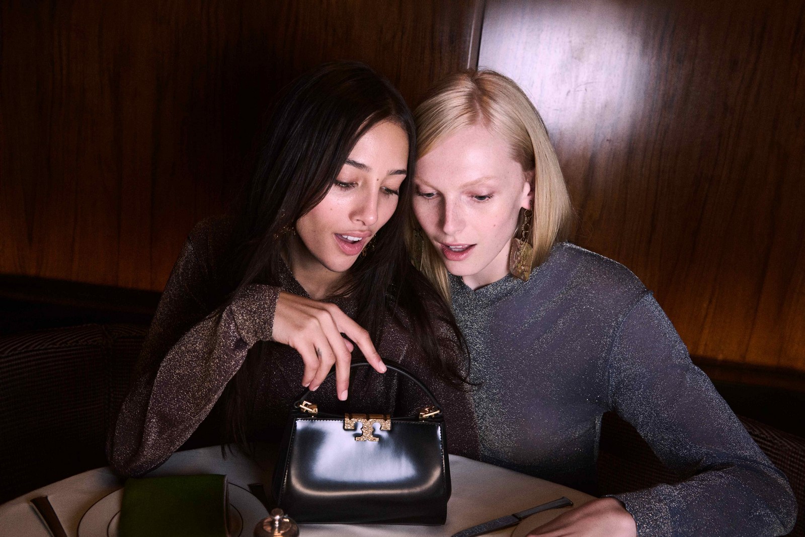 Tory Burch Holiday ’25: Ánh sáng lễ hội giữa nhịp sống Manhattan 9