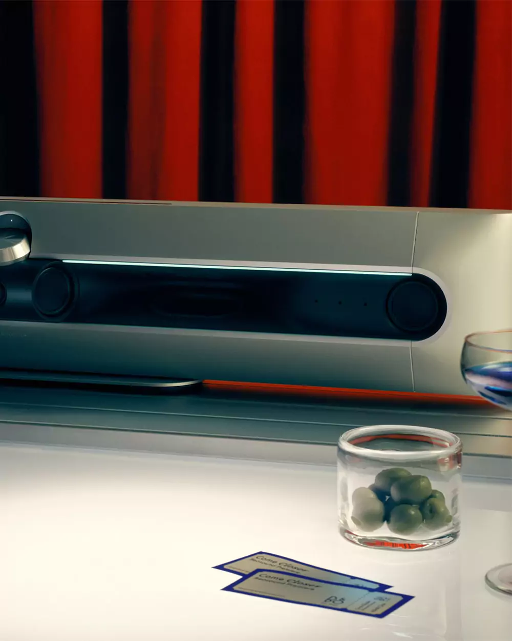 ĐIÊU KHẮC CHO ĐẠI DƯƠNG ÂM THANH: BANG & OLUFSEN VÉN MÀN SOUNDBAR TỐI TÂN BEOSOUND PREMIERE 11