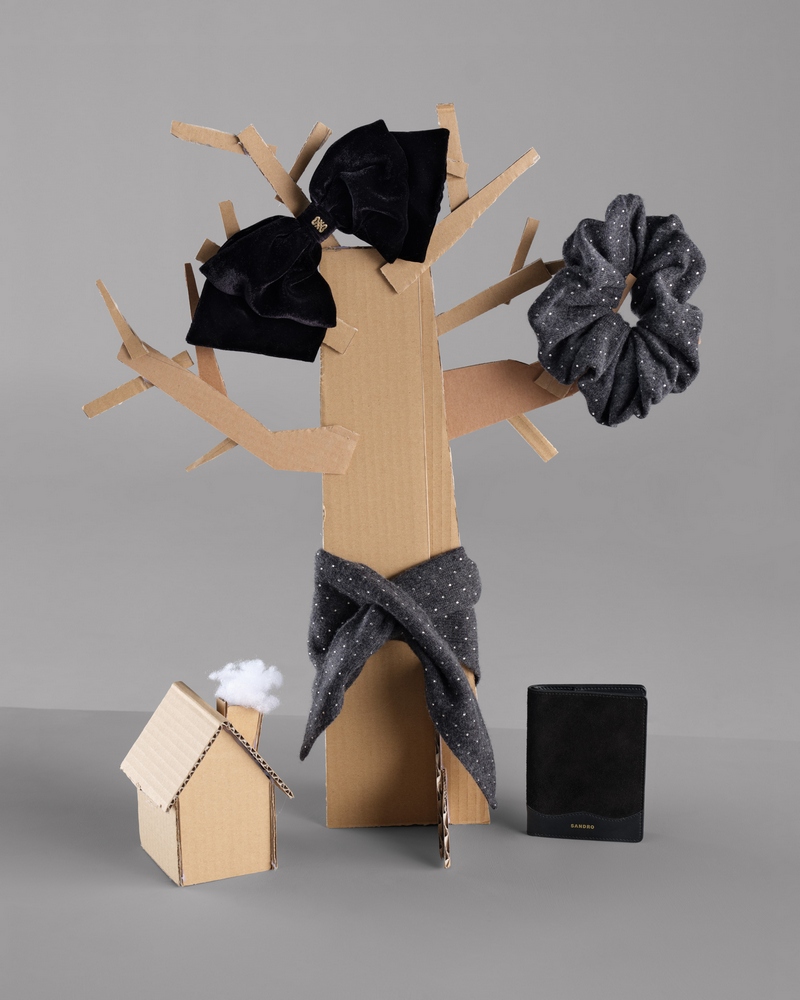 SANDRO HOLIDAY 2025: TỐI GIẢN NGÀY THƯỜNG, ‘LÊN HƯƠNG’ NGÀY HỘI 9