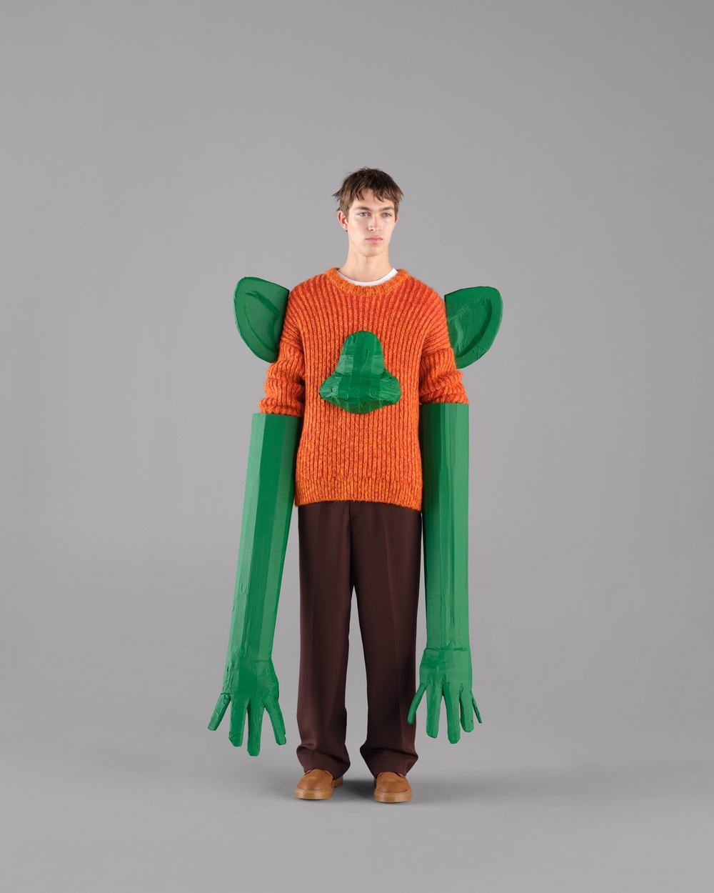 SANDRO HOLIDAY 2025: TỐI GIẢN NGÀY THƯỜNG, ‘LÊN HƯƠNG’ NGÀY HỘI 17