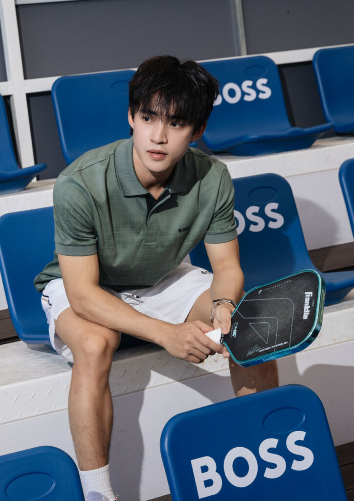 BỘ BA NAM THẦN “MƯA ĐỎ” DIỆN ĐỒ BOSS, SO VỢT TẠI GIẢI ĐẤU PICKLEBALL 5