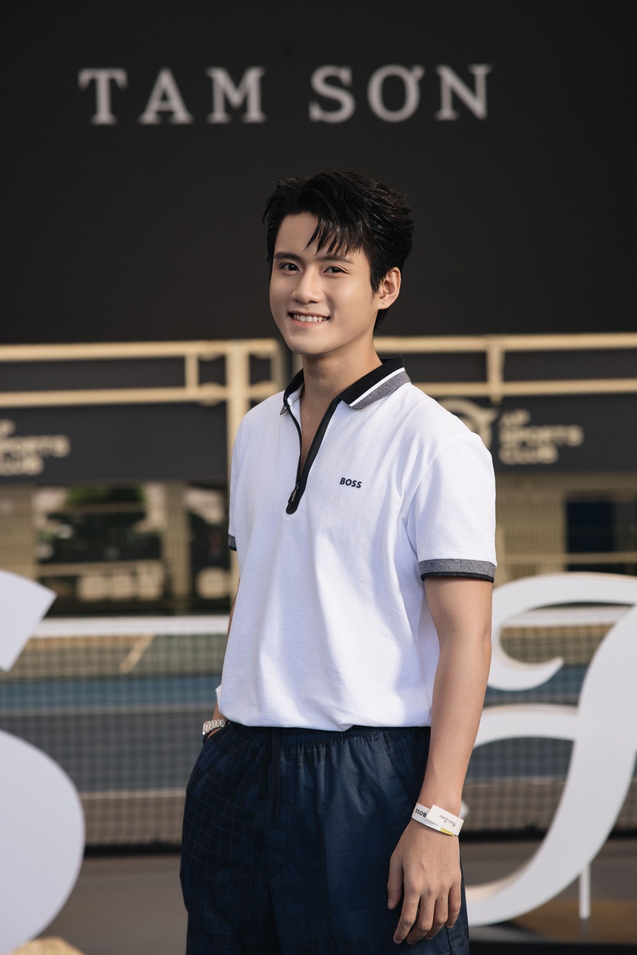 BỘ BA NAM THẦN “MƯA ĐỎ” DIỆN ĐỒ BOSS, SO VỢT TẠI GIẢI ĐẤU PICKLEBALL 11