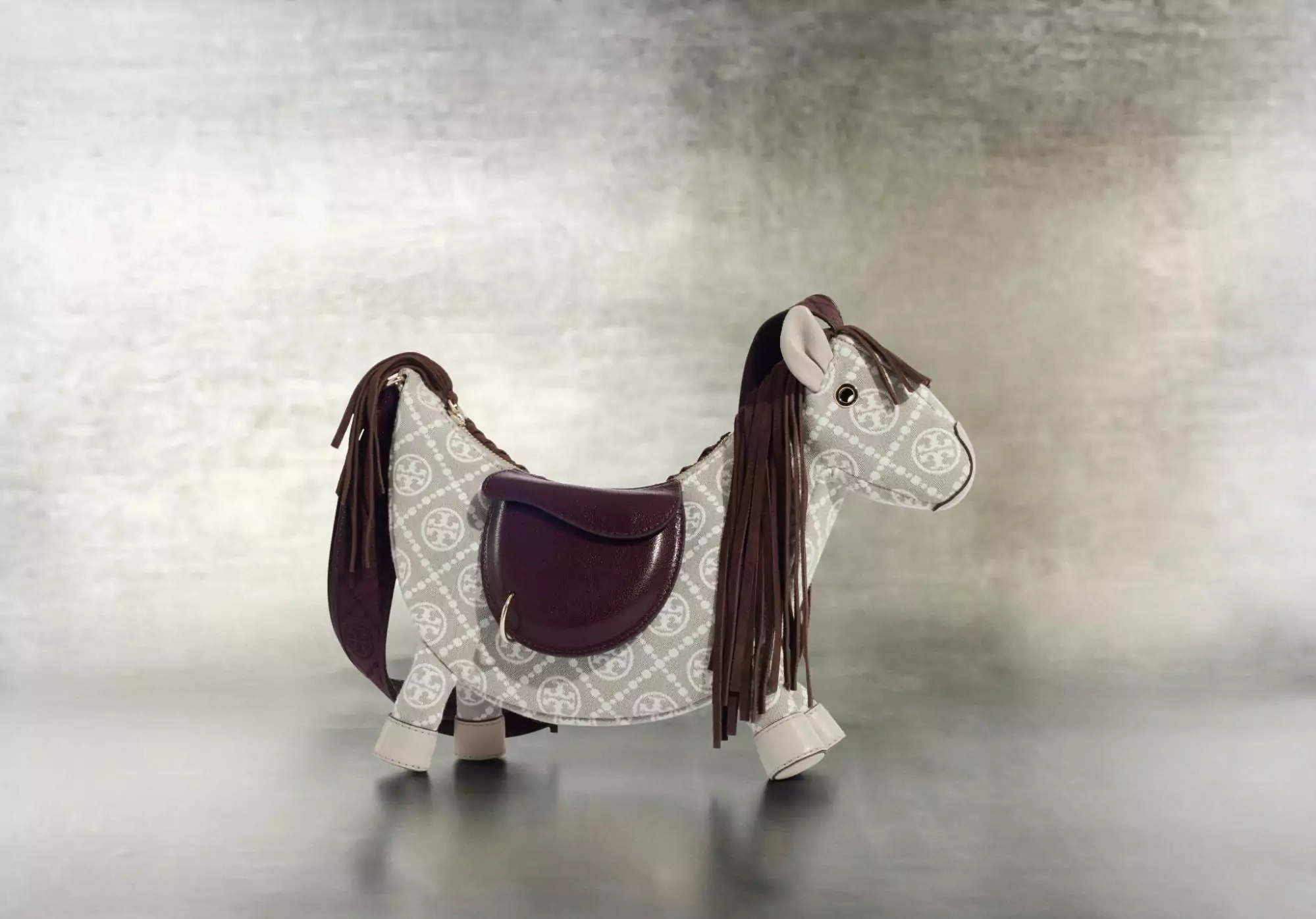 ĐÓN NĂM BÍNH NGỌ, TORY BURCH GIỚI THIỆU BST TÚI XÁCH NHIỀU MẪU ‘MÃ’ 9