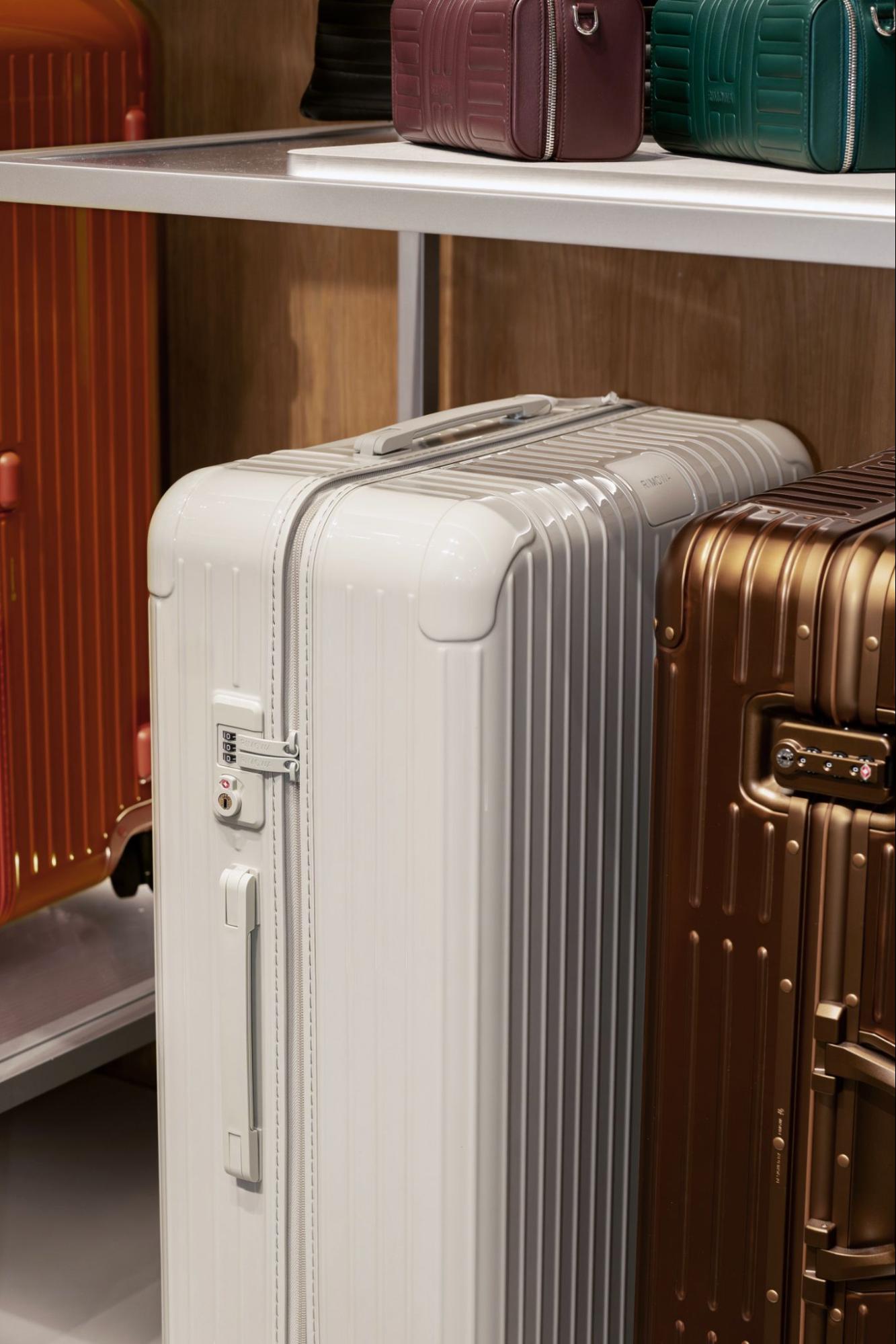 “TERRACOTTA & CLAY” — RIMOWA TRÌNH LÀNG BỘ SƯU TẬP CHO MÙA LỄ HỘI ĐA SẮC 9