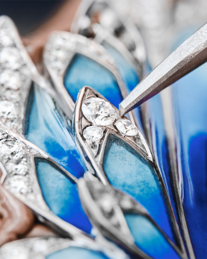 CHAUMET “ENVOL”: ĐÔI CÁNH NGỌC GIỮA BẦU TRỜI XANH 15