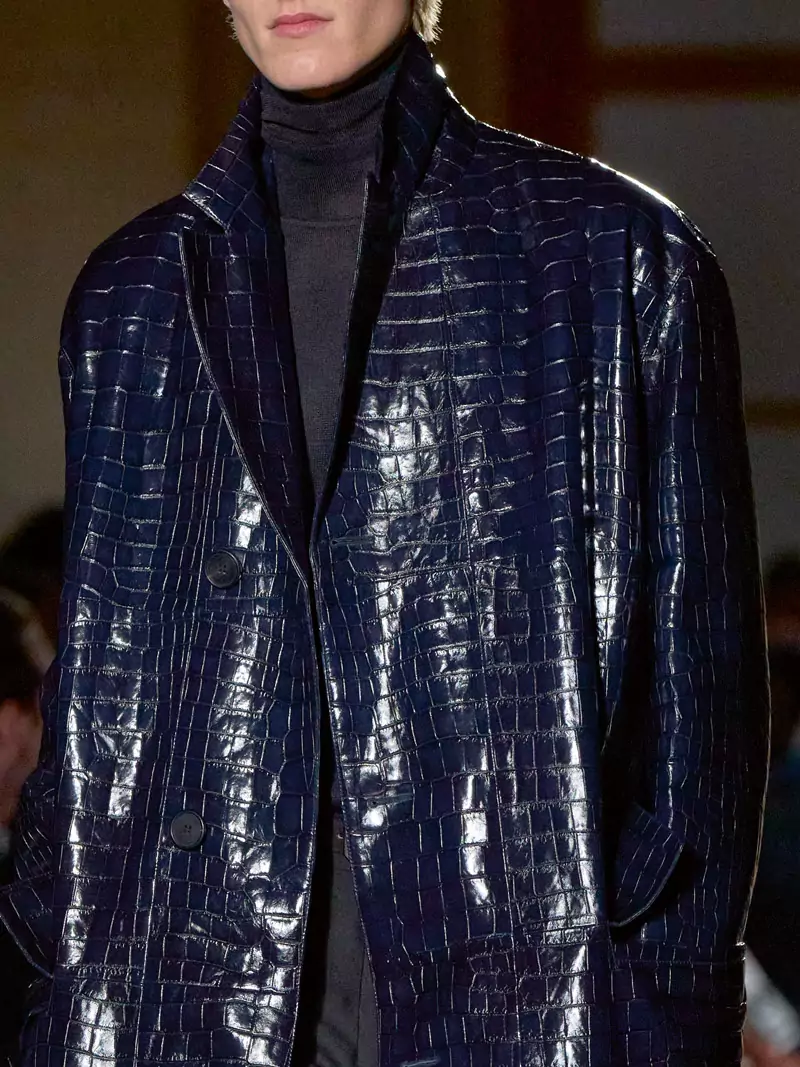 HERMÈS THU - ĐÔNG 2026: “VÀ QUÝ ÔNG VẪN BƯỚC ĐI” 9