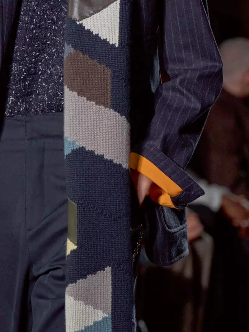 HERMÈS THU - ĐÔNG 2026: “VÀ QUÝ ÔNG VẪN BƯỚC ĐI” 11