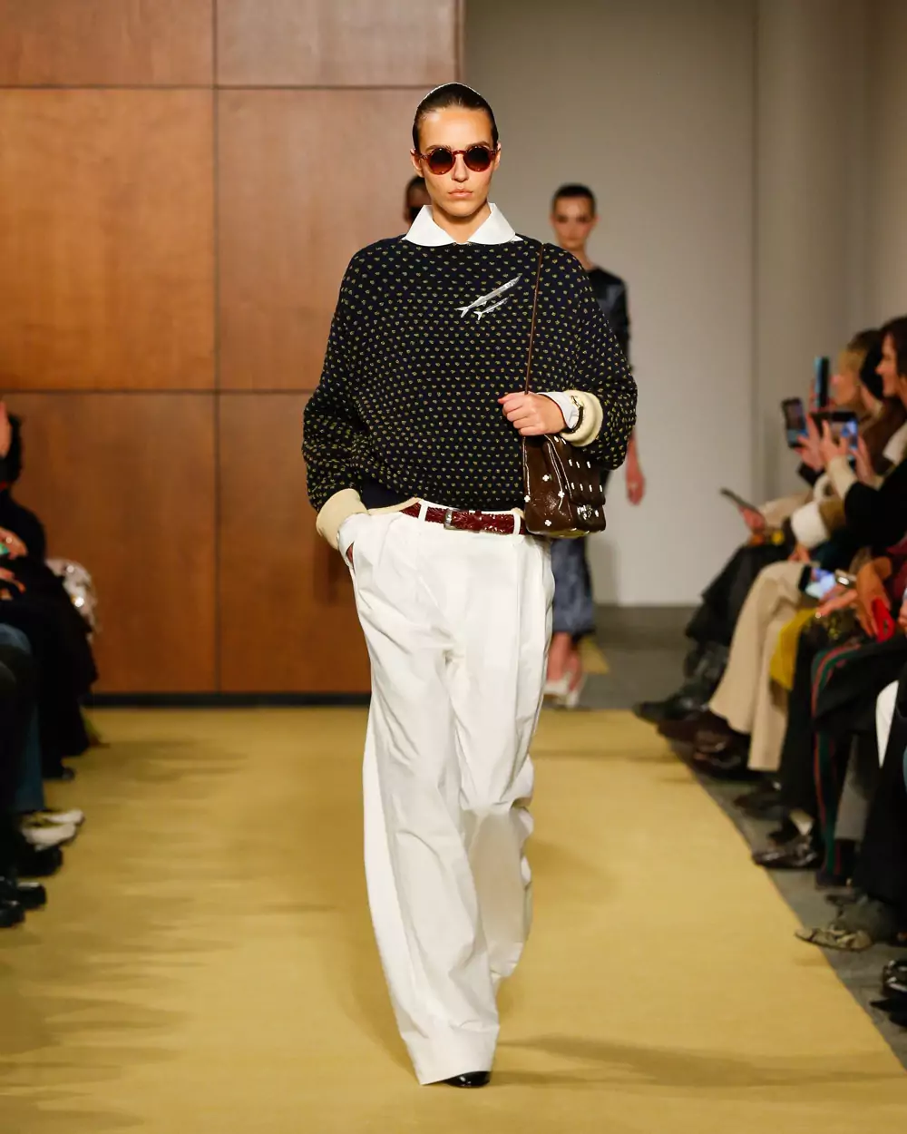 Tory Burch thu đông 2026 - bản năng dẫn lối thời trang 13