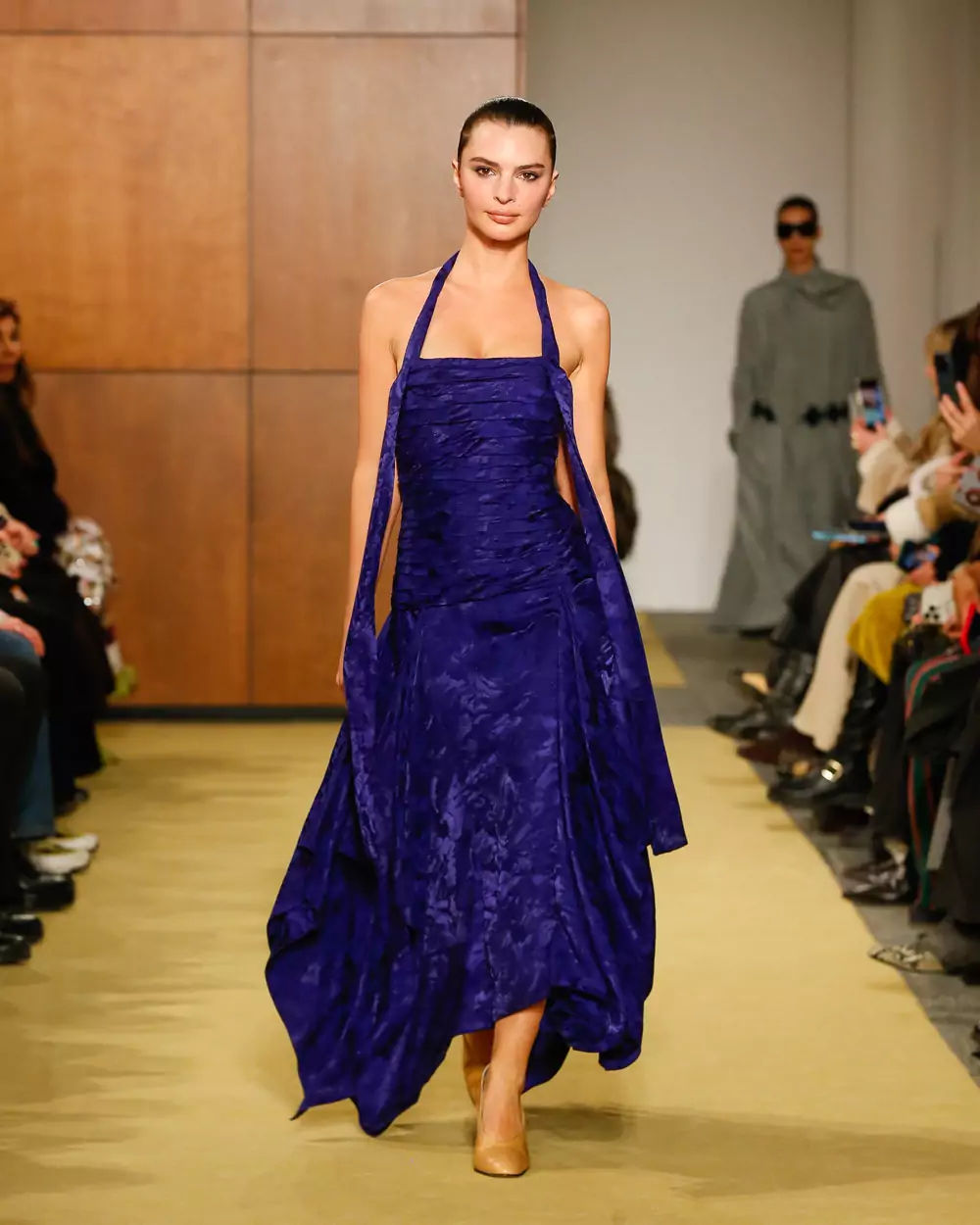 Tory Burch thu đông 2026 - bản năng dẫn lối thời trang 17