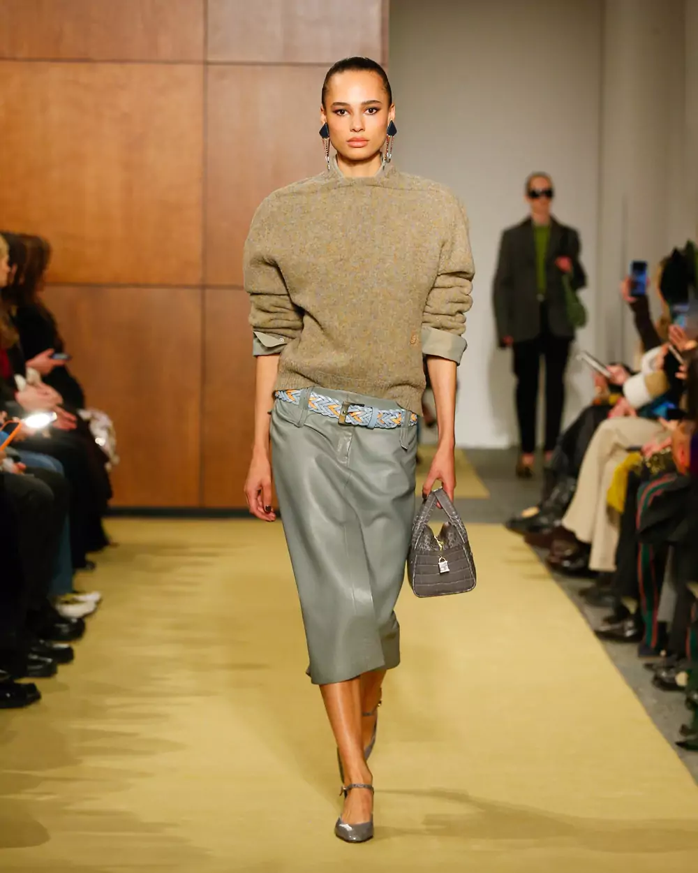 Tory Burch thu đông 2026 - bản năng dẫn lối thời trang 11