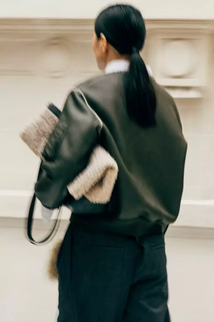 MAISON KITSUNÉ THU–ĐÔNG 2026: TỦ ĐỒ BỤI BẶM CỦA LỮ KHÁCH ĐƯƠNG ĐẠI 11