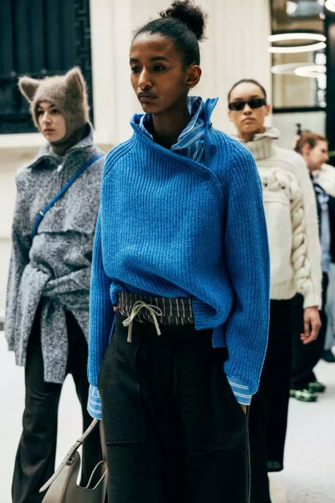 MAISON KITSUNÉ THU–ĐÔNG 2026: TỦ ĐỒ BỤI BẶM CỦA LỮ KHÁCH ĐƯƠNG ĐẠI 15