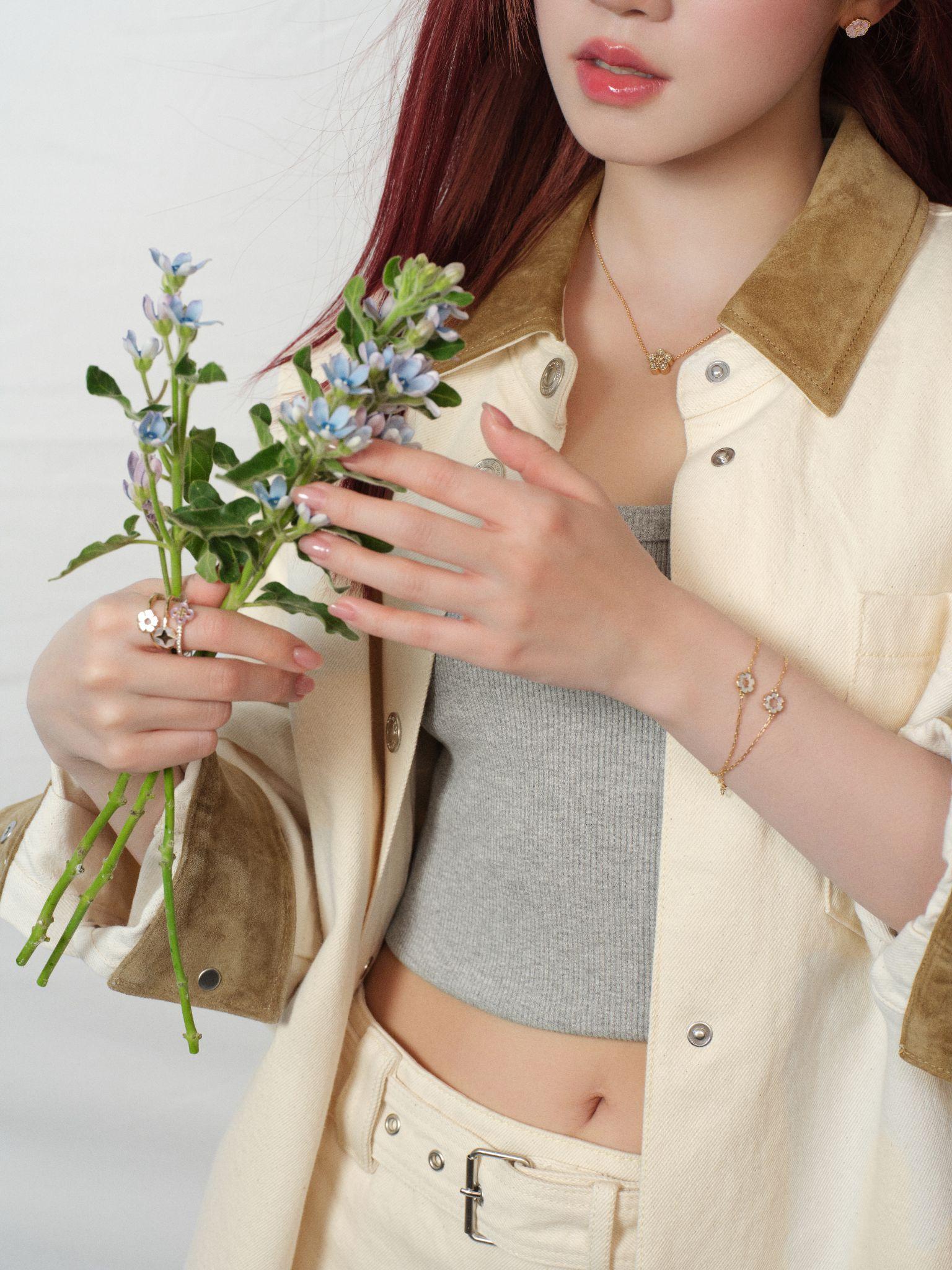 TỐNG VŨ KỲ VÉN MÀN BST NỮ TRANG TORY BURCH TRƯỚC THỀM LỄ TÌNH NHÂN 11